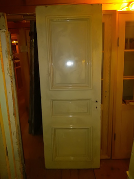 Enkeldörr 78cmX212cm finns i Överjärva