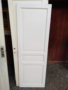 Enkeldörr 61cmX181cm finns i Överjärva