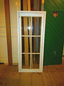 Fönster 52.5cmX124cm finns i Överjärva