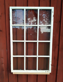 Fönsterbågar 86cmX136cm finns i Överjärva