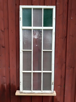 Fönstebögar 66.5cmX164.5cm finns i Överjärva