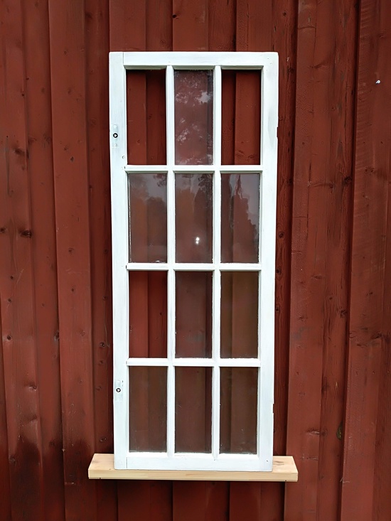 Fönsterbågar 62cmX153.5cm finns i Överjärva