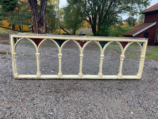 Fönsterbågar 176.5cmX57cm finns i Överjärva