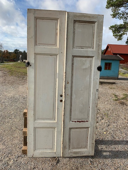 Dubbeldörr 121cmX247cm  finns i Överjärva