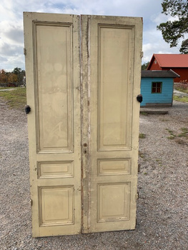 Dubbeldörr 121cmX239cm  finns i Överjärva