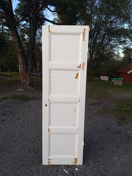 Enkeldörr 64cmX210cm finns i Överjärva