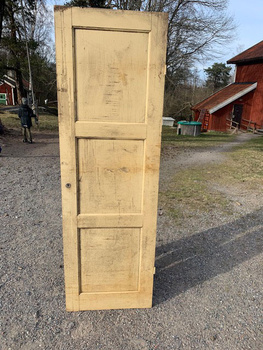 Enkeldörr 62cmX195cm finns i Överjärva