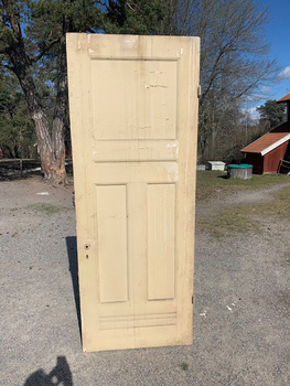 Enkeldörr 92cmX242cm finns i Överjärva