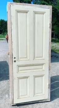 Enkeldörr 96 x 222cm, finns på Överjärva