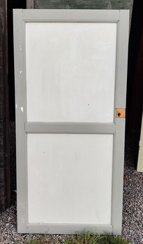Enkeldörr 74,5 x 154 cm, finns på Överjärva