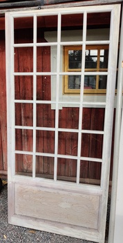 Enkeldörr 96,5 x 202 cm, finns på Överjärva