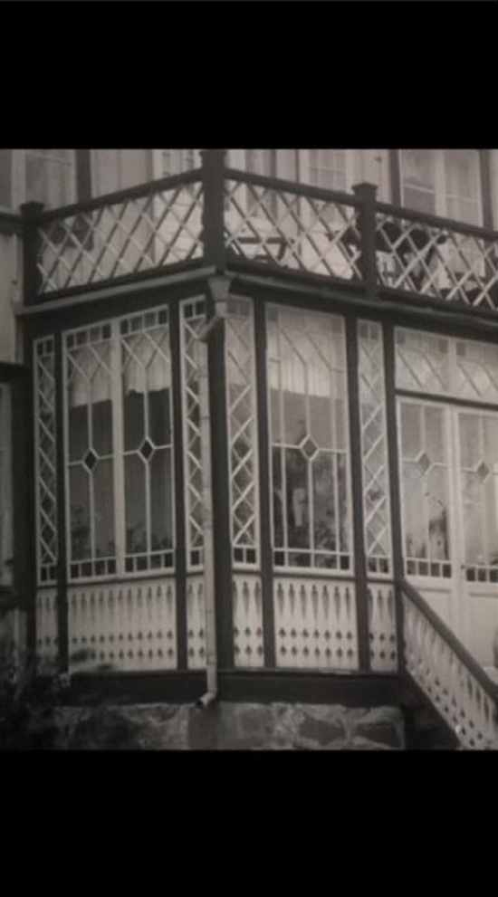 Glasveranda anno 1865, finns på Överjärva