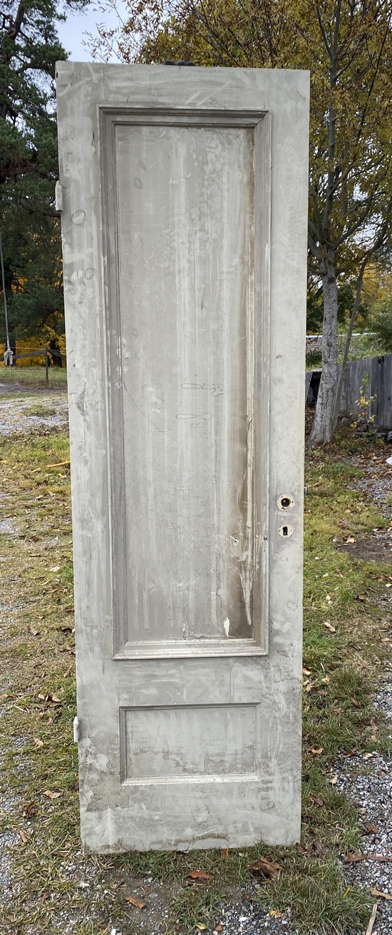 Dörr 62 x 210 cm, finns i Överjärva