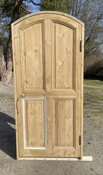Enkeldörr med karm, 95,5x203cm, finns på överjärva