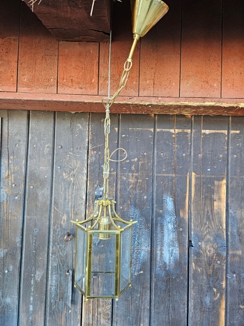 Taklampa, från 1950kr finna på Överjärva
