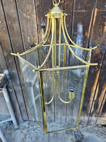 Taklampa, från 1950kr finna på Överjärva