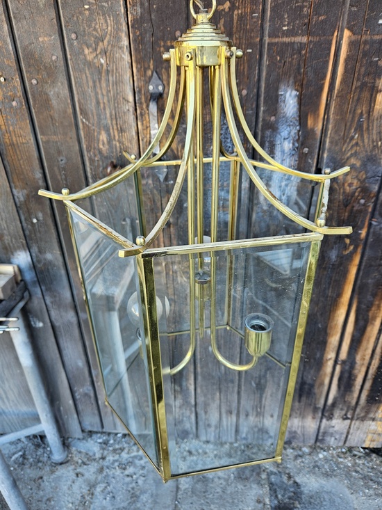 Taklampa, från 1950kr finna på Överjärva