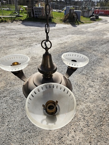 Taklampa, finna på Överjärva
