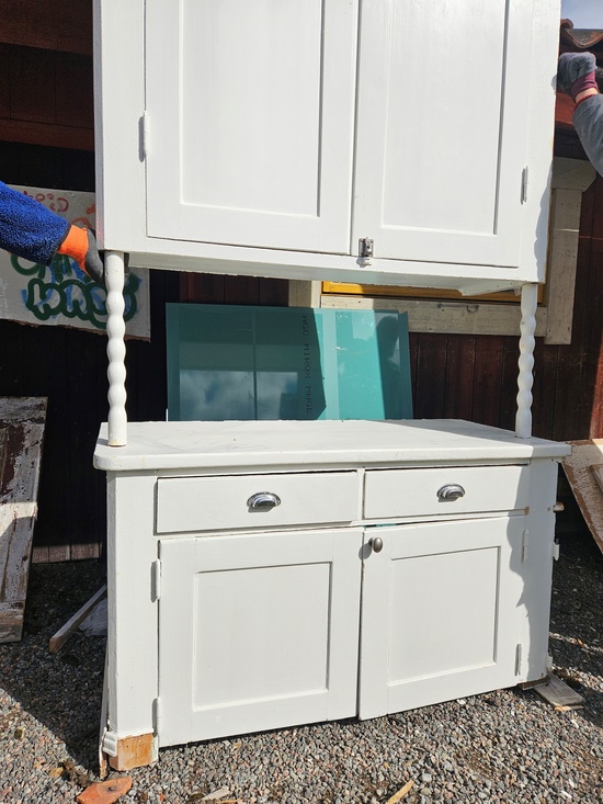 Serveringsskåp, 280x122, finns på Överjärva