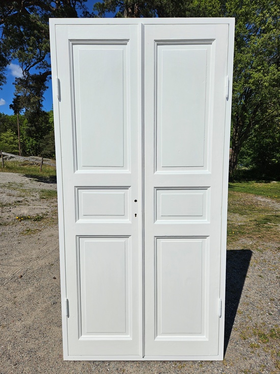 Pardörr med kram, 108x217cm, finns på Överjärva