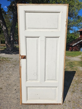 Dörr med karm, 90x200cm, finns på Överjärva