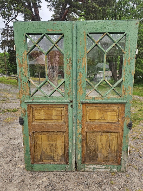 Pardörr med glas, 138x187cm, finns på Överjärva