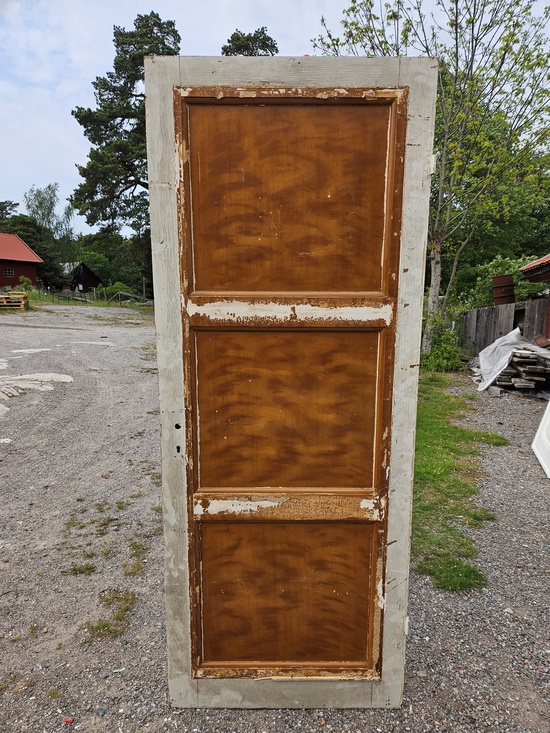Enkedlörr 80x205cm, finns på Överjärva