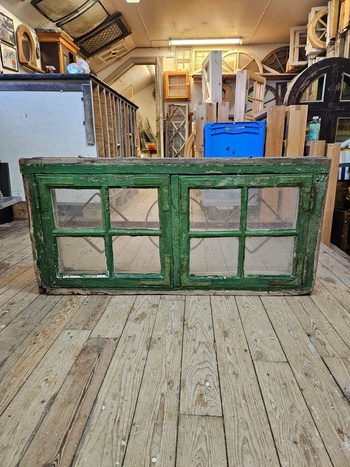 Fönster med karm, 100x50, finns på Överjärva