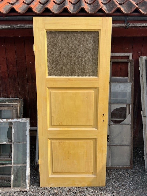 Enkeldörr med glas, 87x209, finns på Överjärva byggnadsvård Enkeldörr med glas, 87x209, finns på Överjärva byggnadsvård