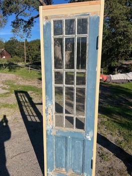 Enkeldörr med glas och karm, 65x212, finns på Överjärva byggnadsvård