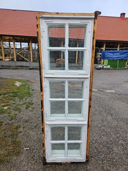 Fönster med karm, 56x170, finns på Överjärva byggnadsvård Fönster med karm, 56x170, finns på Överjärva byggnadsvård