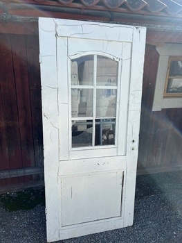 Enkeldörr med glas, 92x202, finns på Överjärva