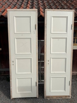 Enkeldörr med karm, 74x234, finns på överjärva
