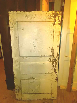 Enkeldörr 84cmX168cm finns i Överjärva