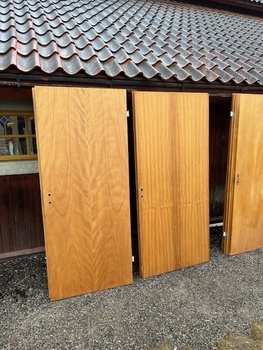 Dörr 50-tal, 72x201 cm, finns på Överjärva