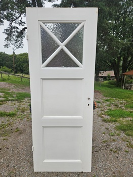 Enkeldörr med glas, 76x199, finns på Överjärva