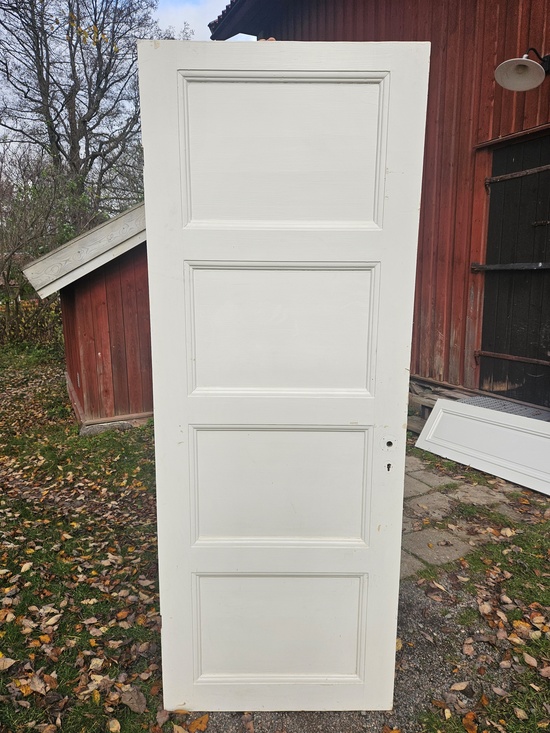 Enkeldörr, finns fler, 77-91x212, finns på Överjärva Byggnadsvård